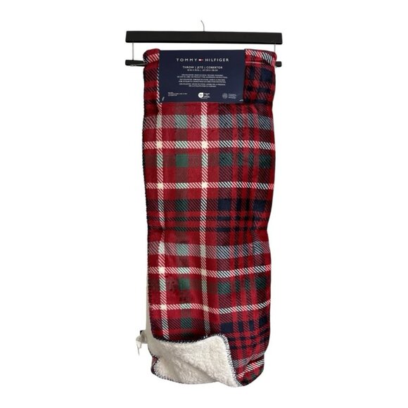 Tommy Hilfiger Plush Sherpa Throw Blanket Red Green Plaid 50" x 70" Gift NEW - Picture 1 of 6